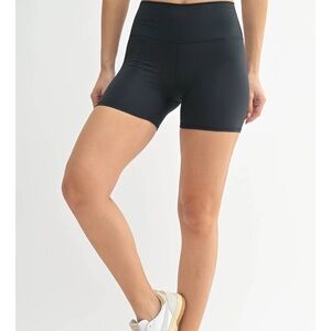 Brand New with tags Mono B Venice Breeze Soft Contour Biker Shorts